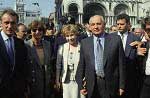 6 Mikhail Gorbaciov and his wife Raissa